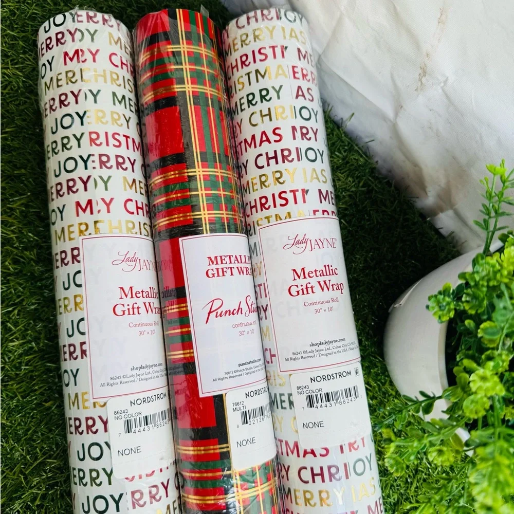 Punch studio Festive Christmas Gift Wrap Set - Red and White Merry Christmas new